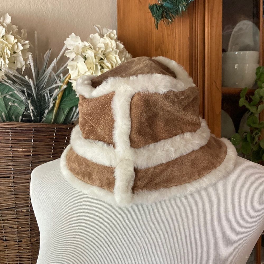 Wilson’s Genuine Leather With Faux Fur Trim Kids Bucket Hat